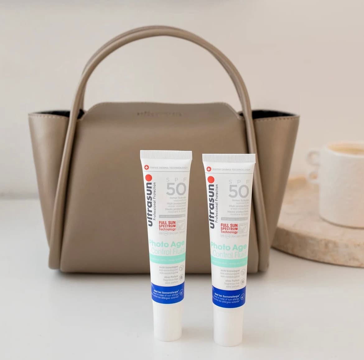 ULTRASUN Sac Avec 2 Control Fluid SPF50