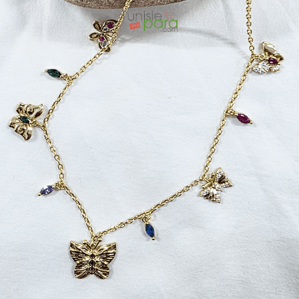Collier Multi-Breloques Papillons en Acier Inoxydable – Cristaux Multicolores et Doré