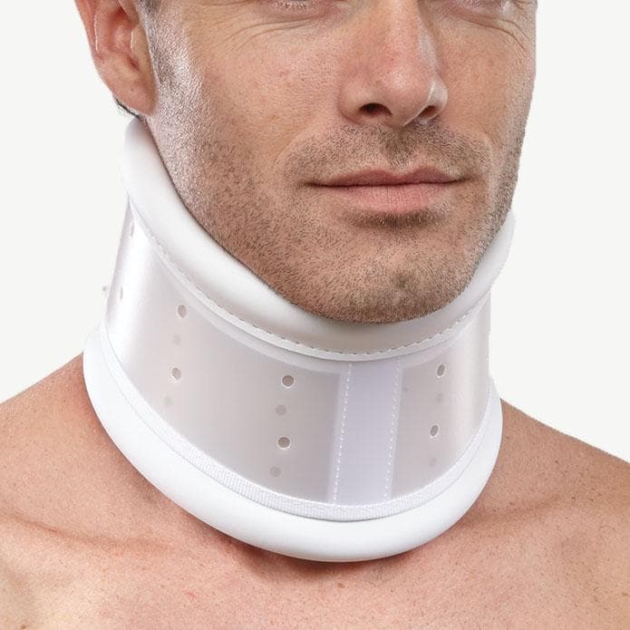 GIBAUD Collier Cervical C3 rigide avec mentonnière blanc REF/6606-T3