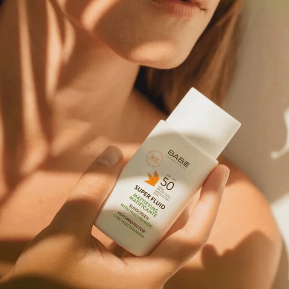 BABE SUPER FLUID ECRAN MATIFIANTE SPF50+ PEAU GRASSE 50ML