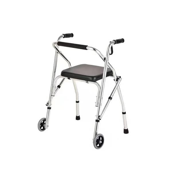 Déambulateur a deux roues avec assise